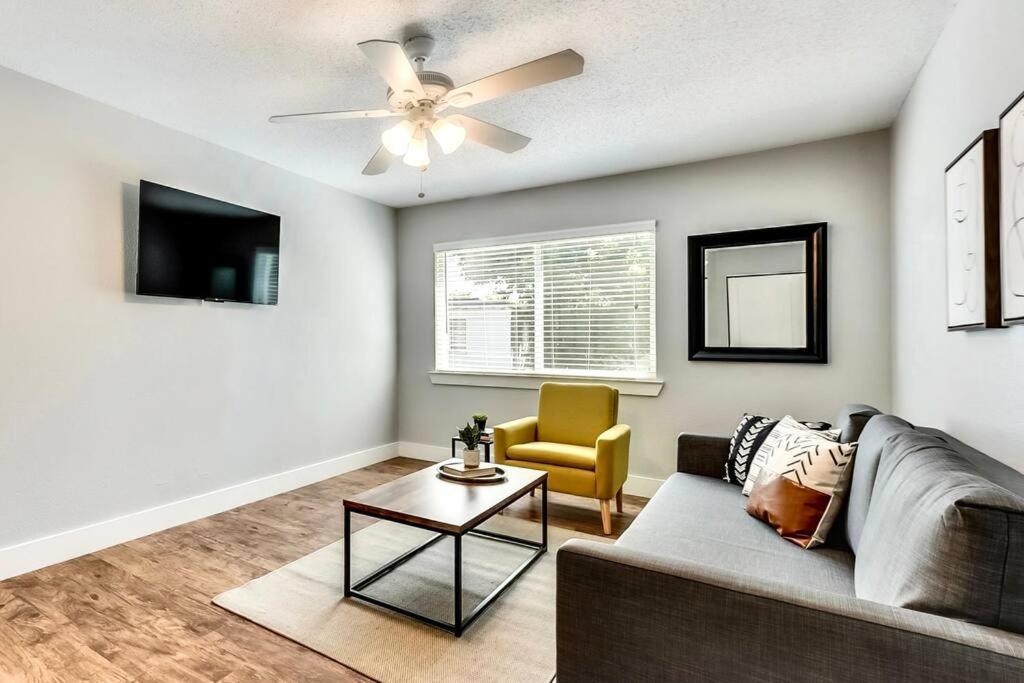 Bright And Cheerful Flat, Near Fair Park Apartment Dallas Bagian luar foto